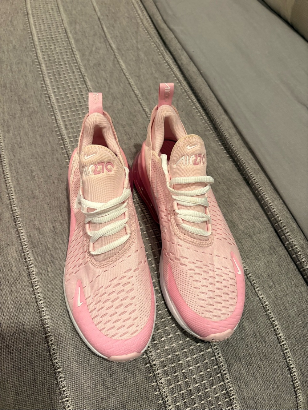 BRAND NEW Nike Air Max 270 Women's Light Pink Sneakers